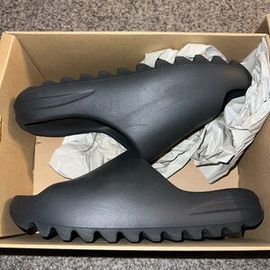 Men Yeezy Slide
Onyx Adidas Black Slide Sandals with Chunky Sole
